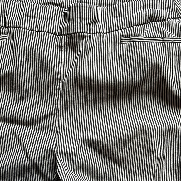 Chico women’s ankle pants, black and white pinstripe size 1R​​​ - Picture 3 of 6